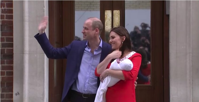 vomsy's tweet photo. Kate's dress is ABSOLUTELY a shutout to Diana's when she had Harry, you will not convince me otherwise. #royalbaby https://t.co/z4vg7LDjhS