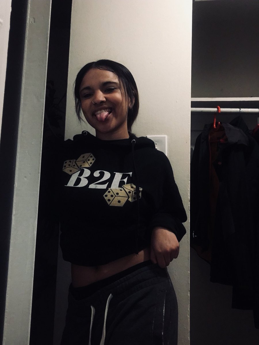 _F1neChinaa_'s tweet photo. 🖤 https://t.co/8HtQbpQi6J
