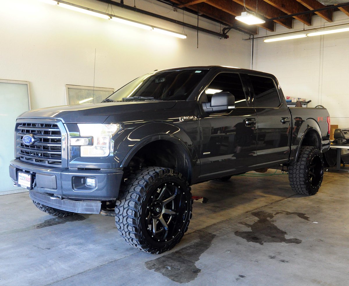 fastlanetintsaz's tweet photo. Truckzilla here is almost 7 feet tall! This big #liftedf150 is freshly tinted and ready for the AZ sun. No running boards or step sides -- you must be *this tall* to get in 😂 #liftedtrucks #bigtrucks #mondaymotivation #mondaymorning https://t.co/1GeuhTiV2f
