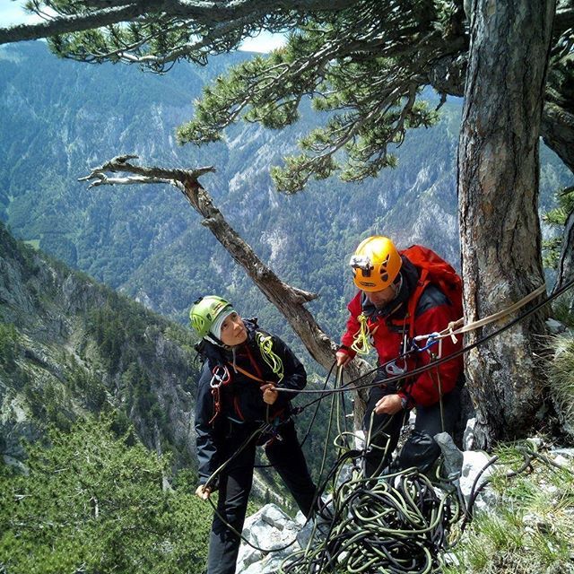 Nomad_Explorers's tweet photo. #multipitch #climbing in #höllental #austria - #pure #fun 
#rockclimbing #climbing_is_my_passion #wspin #wspinanie #wspinaczka #góry #climbing_photo_of_instagram #mountainclimbing #skały #climbingphotography #wspinacze #mountainclimbing
#climbing_worldwi… https://t.co/75FgRpzouD https://t.co/0seY0QHa5e