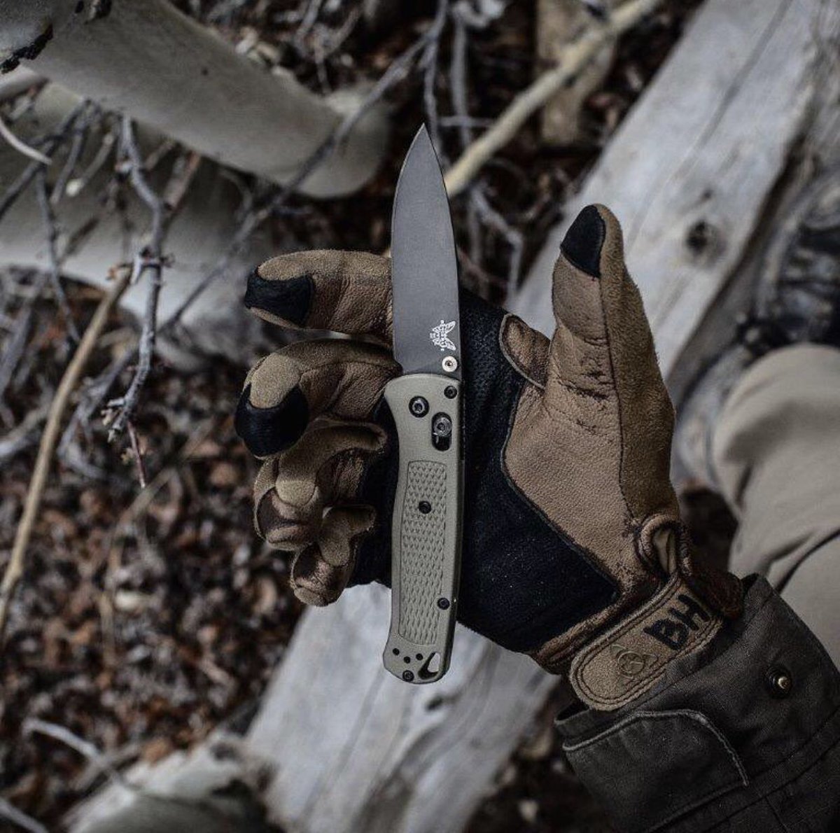 bladeops's tweet photo. Can’t wait for these to hit the shop!!! @BenchmadeKnives Bugout with Ranger Green handles and smoked gray blade. #bugout #bladeops #benchmade https://t.co/FSdRQRpdXQ
