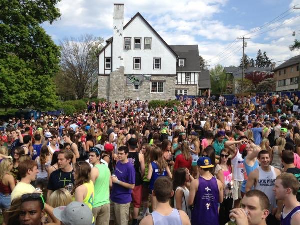 TheTabPennState's tweet photo. Another warm day, another daylong https://t.co/pjhafjLefq