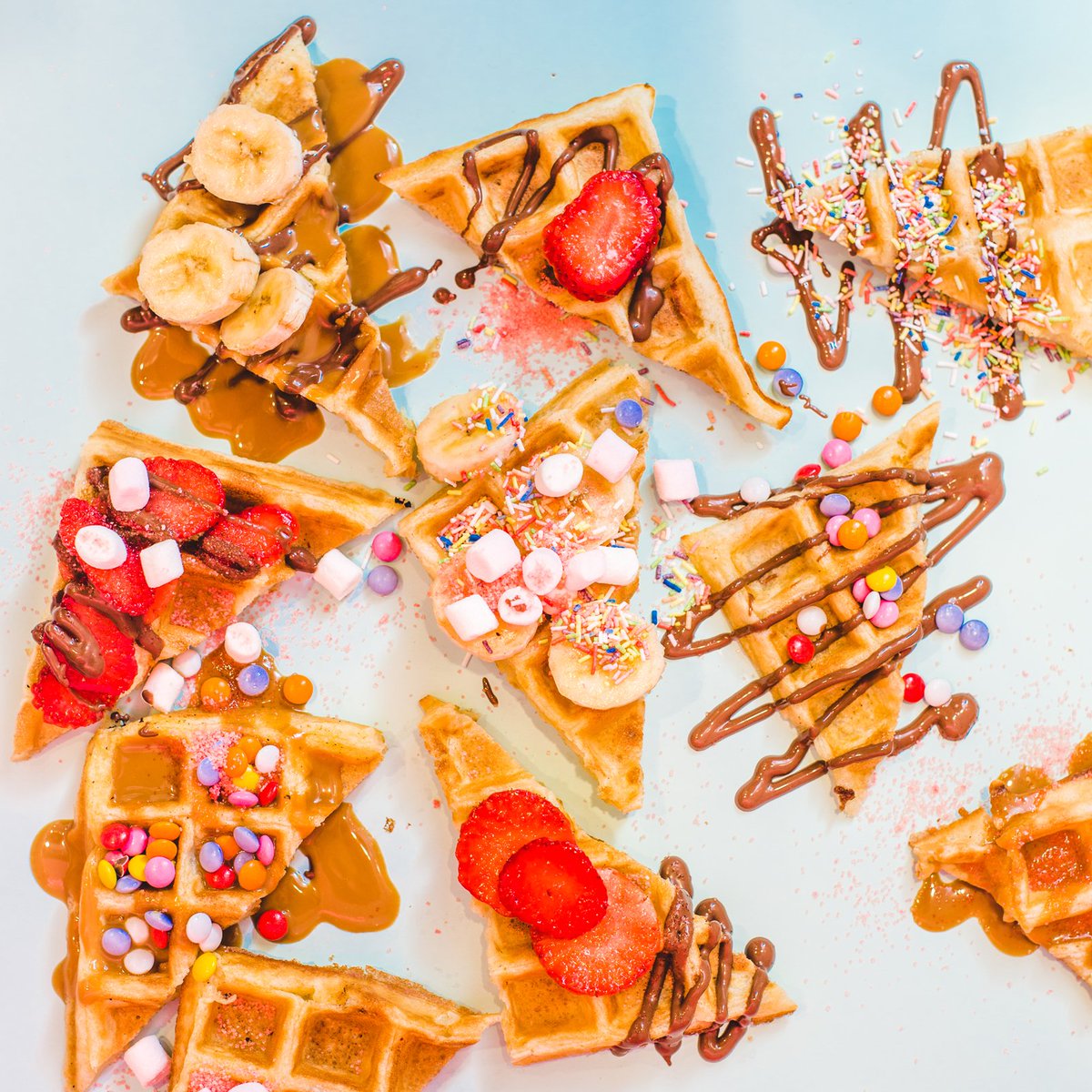 Choose up to three toppings including caramel fudge, <a href="/oreo/">OREO Cookie</a> crumbs and @smarties_ca, you say? That sounds waffley good 🤤
#KingdomofCreams
#LeicesterSquare