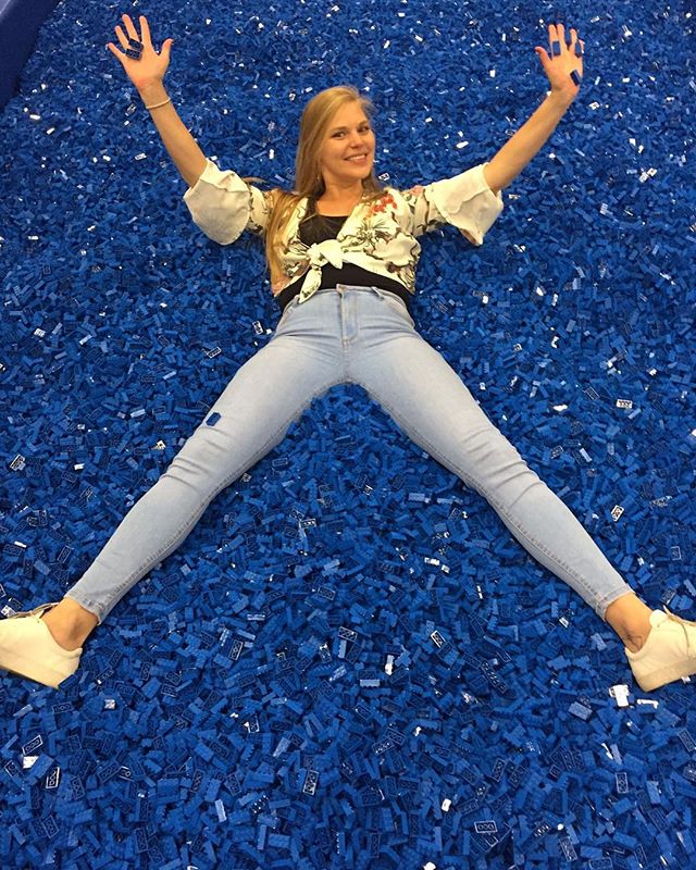 BrickliveBasel's tweet photo. Unsere Mitarbeiterin Annina tobt sich im Lego Bad an der @bricklivebasel aus! Auch ihr könnt die grösste Lego Ausstellung der Welt noch bis am 29. April besuchen! #lego #bricklive #bechild #agencylife #workmoments #monday #basel #picoftheday 📷: @ferris_buehler_communications https://t.co/DstoABJqjE