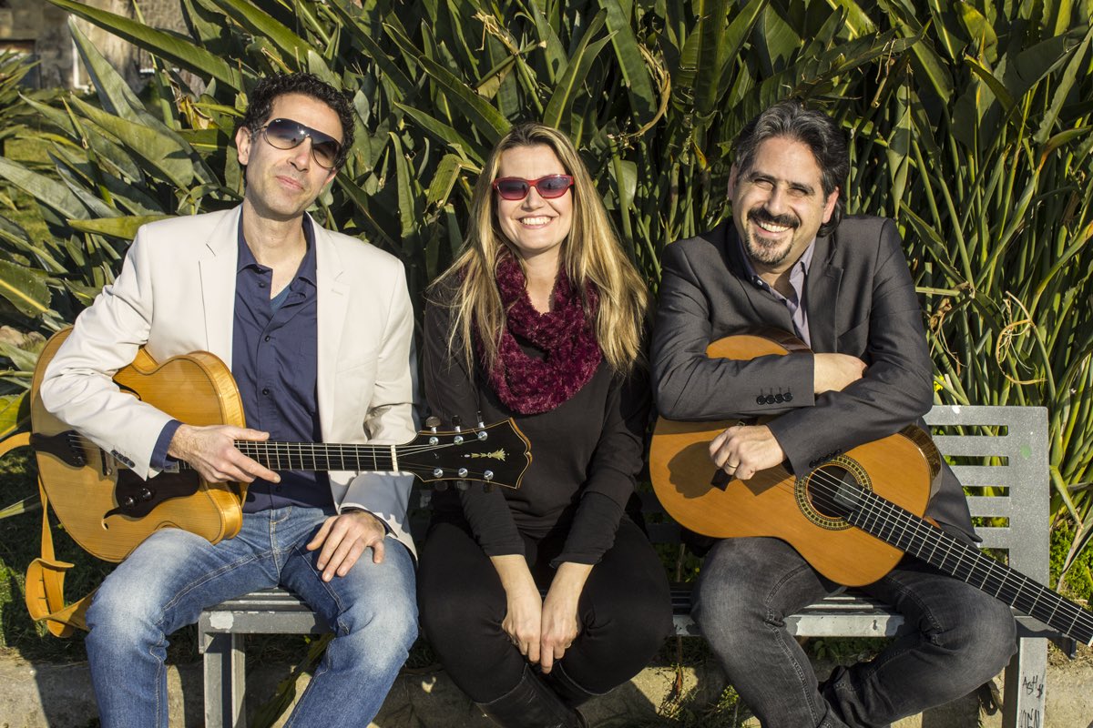 magicmelodyMM's tweet photo. [ Le nostre formazioni • MELODIE D’AUTORE ]
.
.
.
#magicmelody #musicensemble #musicpic #musictrio #instamusic #napoli #sorrento #amalfi #naples #sorrentocoast #amalficoast #sun #beauty #musicphoto #musicphotography https://t.co/7cHIxePh5c