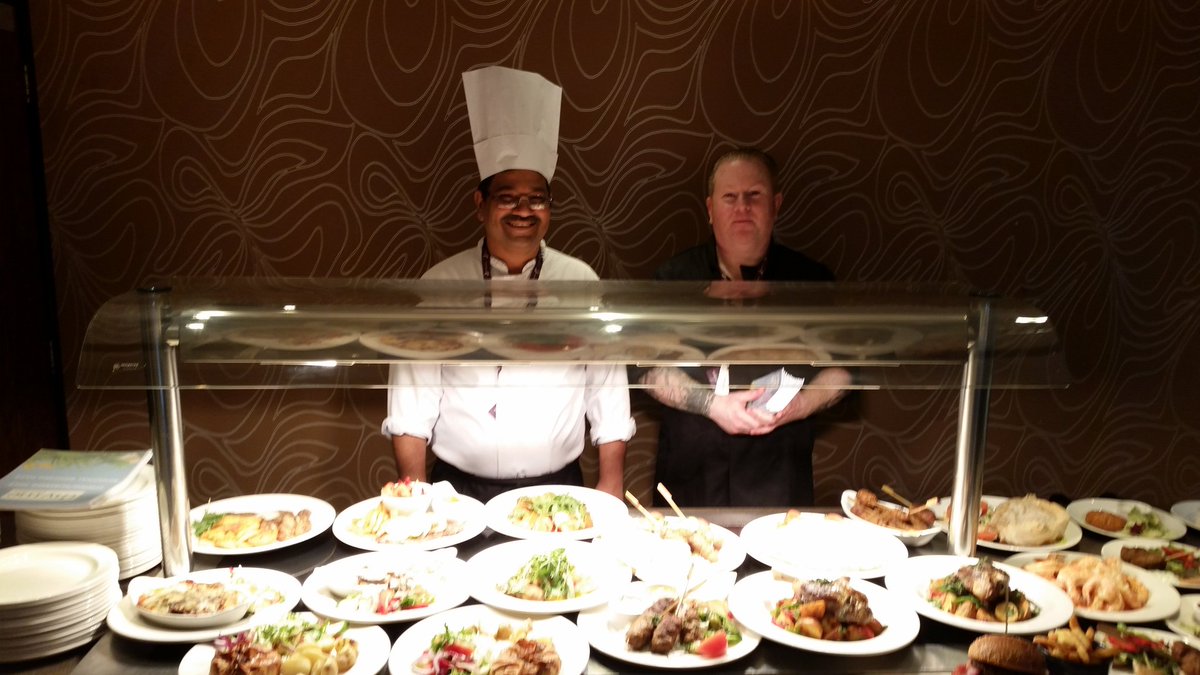 Summer menu cook off at Sunbury ..<a href="/dls29411/">Darrel Sabin</a> @SWLondonPI <a href="/LauraEvans81/">Laura EvansWrobleski</a>