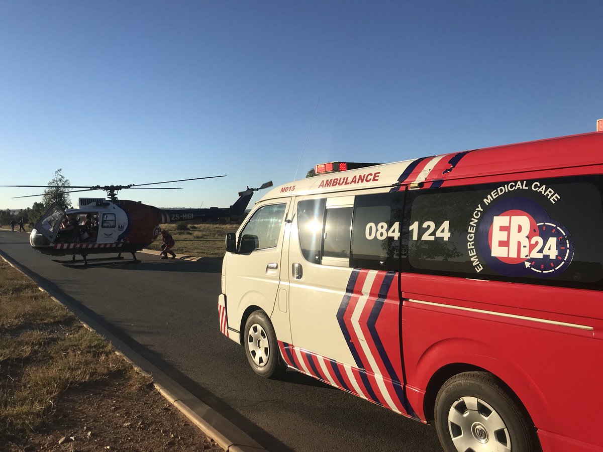 LeanderMedic's tweet photo. FATAL MVA Libanon Westonaria left 2 dead,3 seriously injured and 1 airlifted @ER24EMS @GPSmedic @_ArriveAlive @GTP_Traffstats @FatalMoves #ER24HEMS #flightshare https://t.co/TnspwBhI2u