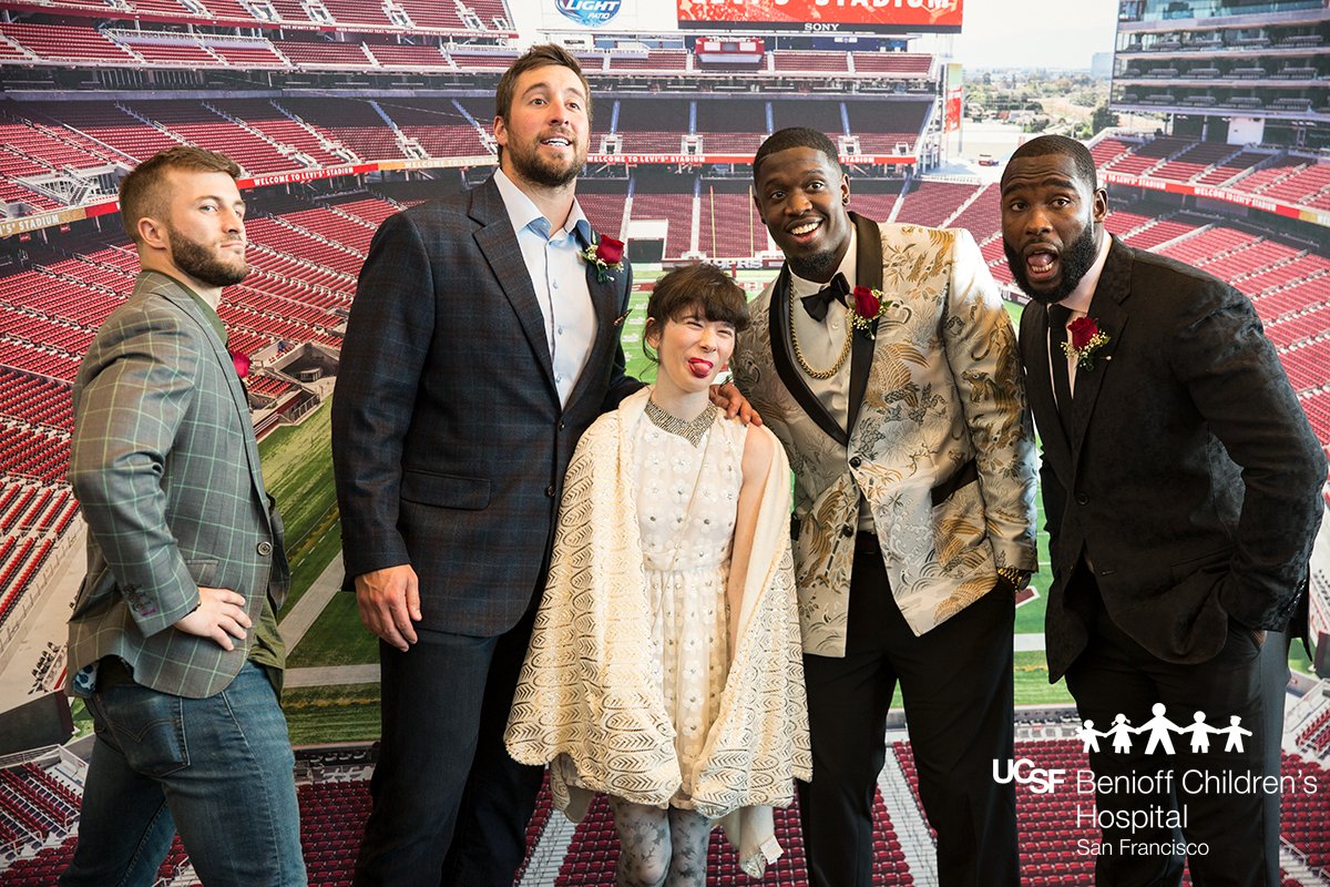 UCSFChildrens's tweet photo. Huge thanks to the @49ers for making #prom night so special for our kids! @49ersCommunity #UCSFprom https://t.co/sr2LR2ldg4