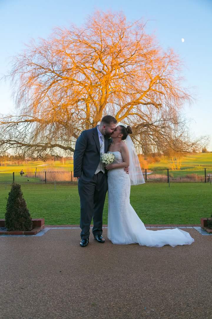 TriLionPros's tweet photo. Throwback to the Christmas wedding 

#love #wedding #weddingday #marriedlife #WEDDINGPHOTOGRAPHY #wedding https://t.co/dRezfQiS7x