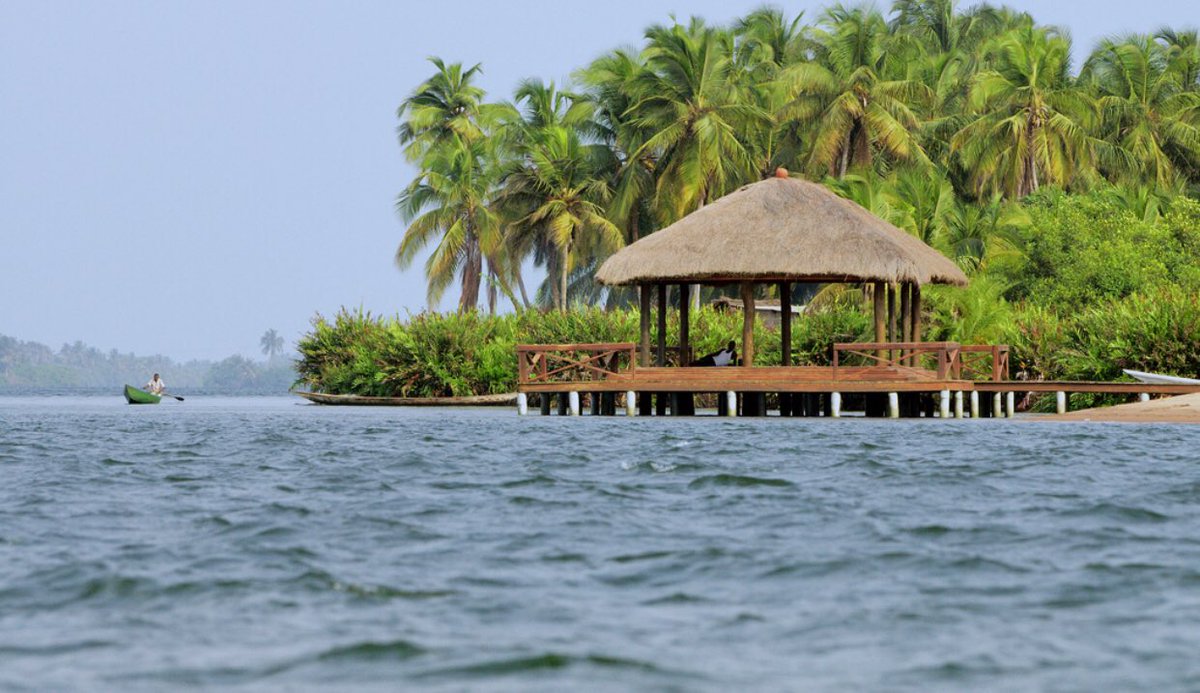 moheeeAda's tweet photo. A little piece of paradise on the coast of Ghana. Did you know there are about 24 islands in AdaFoah?? Get the chance to visit some of these islands and know their history.
#destinationlegon18 #AmazingAda
@AbeikuSantana @thePOE_T https://t.co/zpjqj9emBG