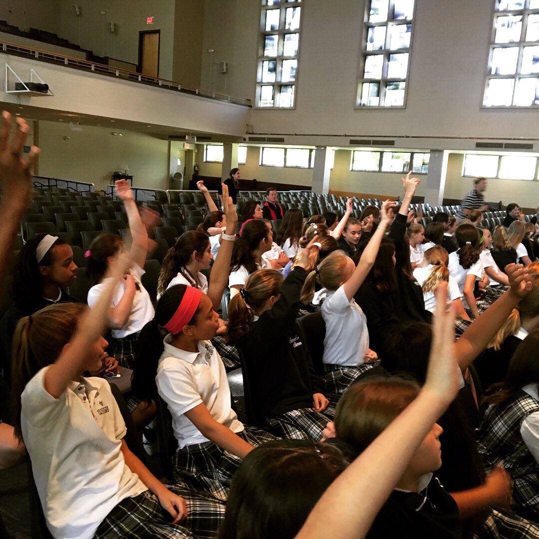 ashlibrary_ms's tweet image. 6th grade had an amazing visit w/ the 2018 Newbery Winner, Erin Entrada Kelly today!! #authorvisit