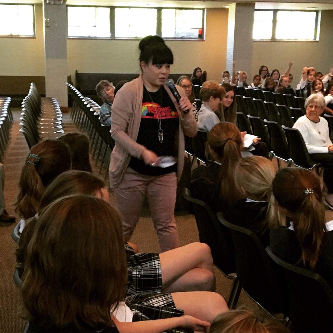 ashlibrary_ms's tweet image. 6th grade had an amazing visit w/ the 2018 Newbery Winner, Erin Entrada Kelly today!! #authorvisit