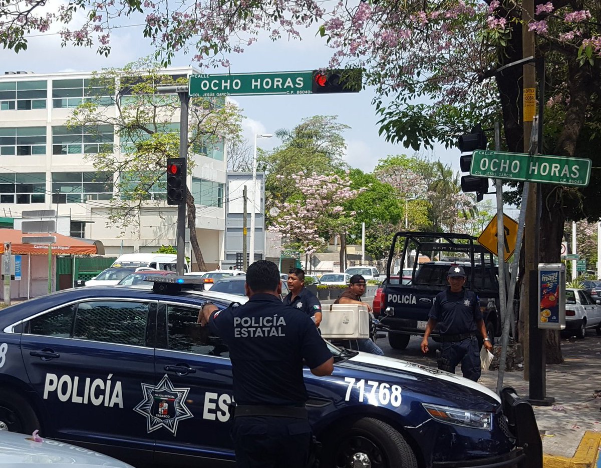 || Detiene @SSPTabasco a dos masculinos implicados en asalto a Farmacia Guadalajara, aún costado del Parque Los Abuelos. @FGETabasco @Sec_Gob_Tab @TabascoSeguro