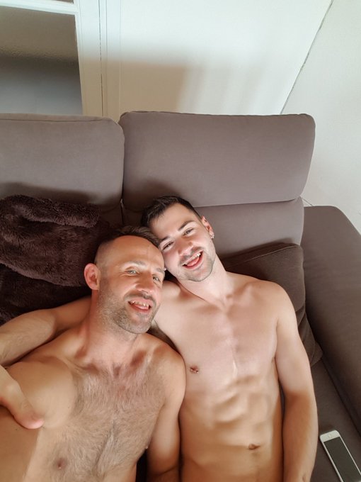 3 pic. More pics with adorable @LukasDaken https://t.co/yEQ7Nfzm9D