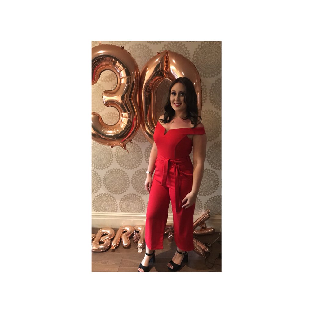 Beckkkyyyyyy's tweet photo. Unreal weekend in Liverpool ❤️💃🏼 #hayleys30th https://t.co/uvTRV5upje
