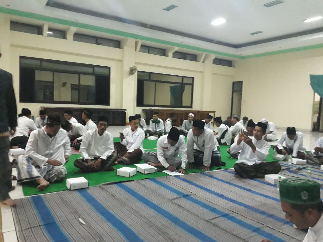 Banamaulana_'s tweet photo. Nderek Kiai, acara #SedulurNgaji
#LaskarSantriJenggolo

@cakimiNOW
@Gusipul_ID
@GunturPuti
@halimiskandarnu
@HadiNgusman
@Cak_Benu
@Prabu_Dilan 
@ngajisedulur
@sedulurngajisda https://t.co/bBwdhcrrr3
