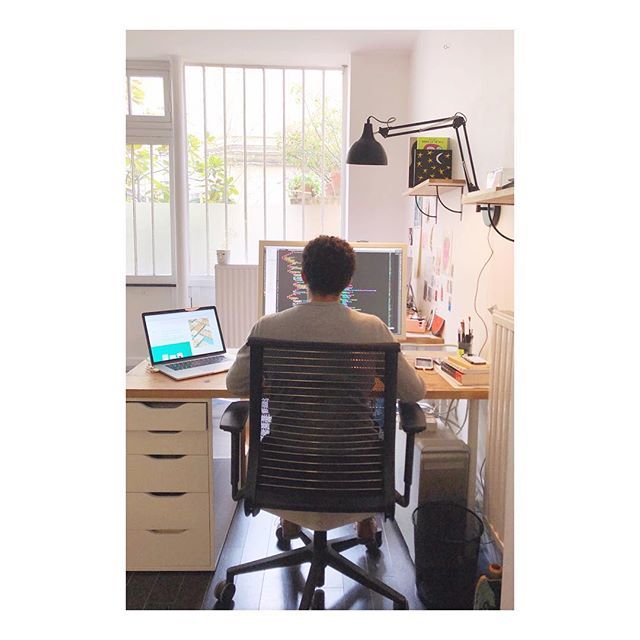 PimpantStudio's tweet image. | Live | J-15 avant la sortie de notre site ! 🤓🤗
.
.
.
#graphicdesign #web #webdesign #designer #workplace #pimpant #computer #studio #code #designgraphic #designer #chrono ift.tt/2qSTUVK