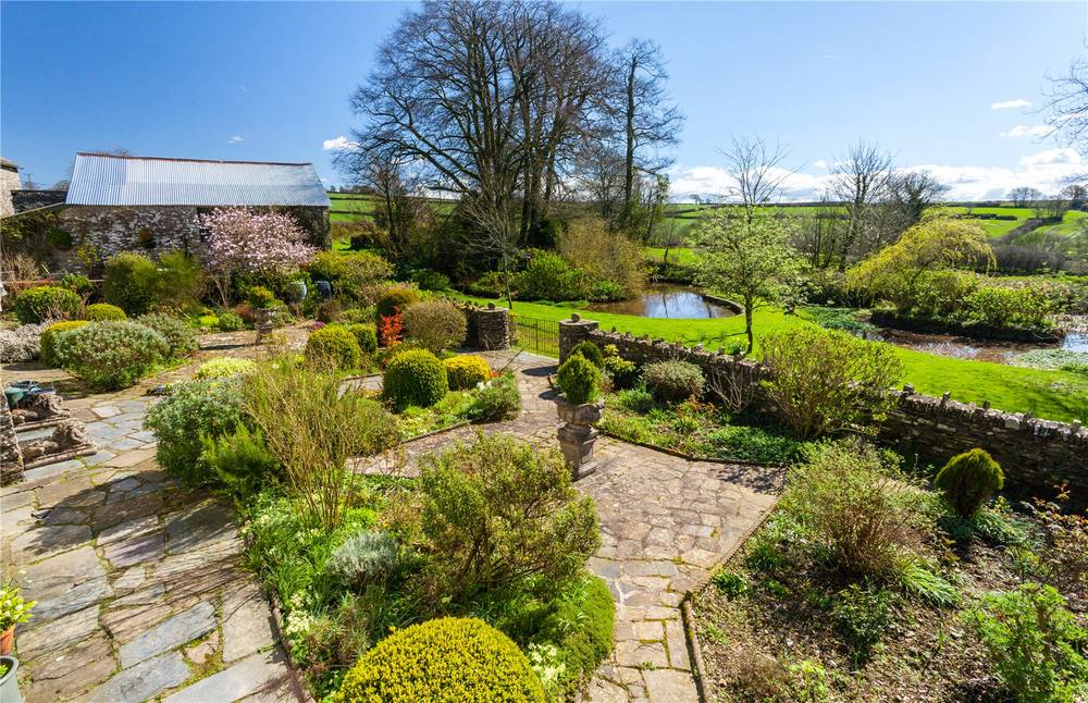 JSNorthDevon's tweet photo. #Devonproperty for sale #StokeRivers, Near #Barnstaple #Devon
A south facing, detached period #farmhouse with a range of stone barns, located near to #ExmoorNationalPark. Guide Price Of ยฃ795,000.
View: https://t.co/r5mKk9SQGK
#NorthDevon #JacksonStops #Rightmove https://t.co/0nVUaGlGle