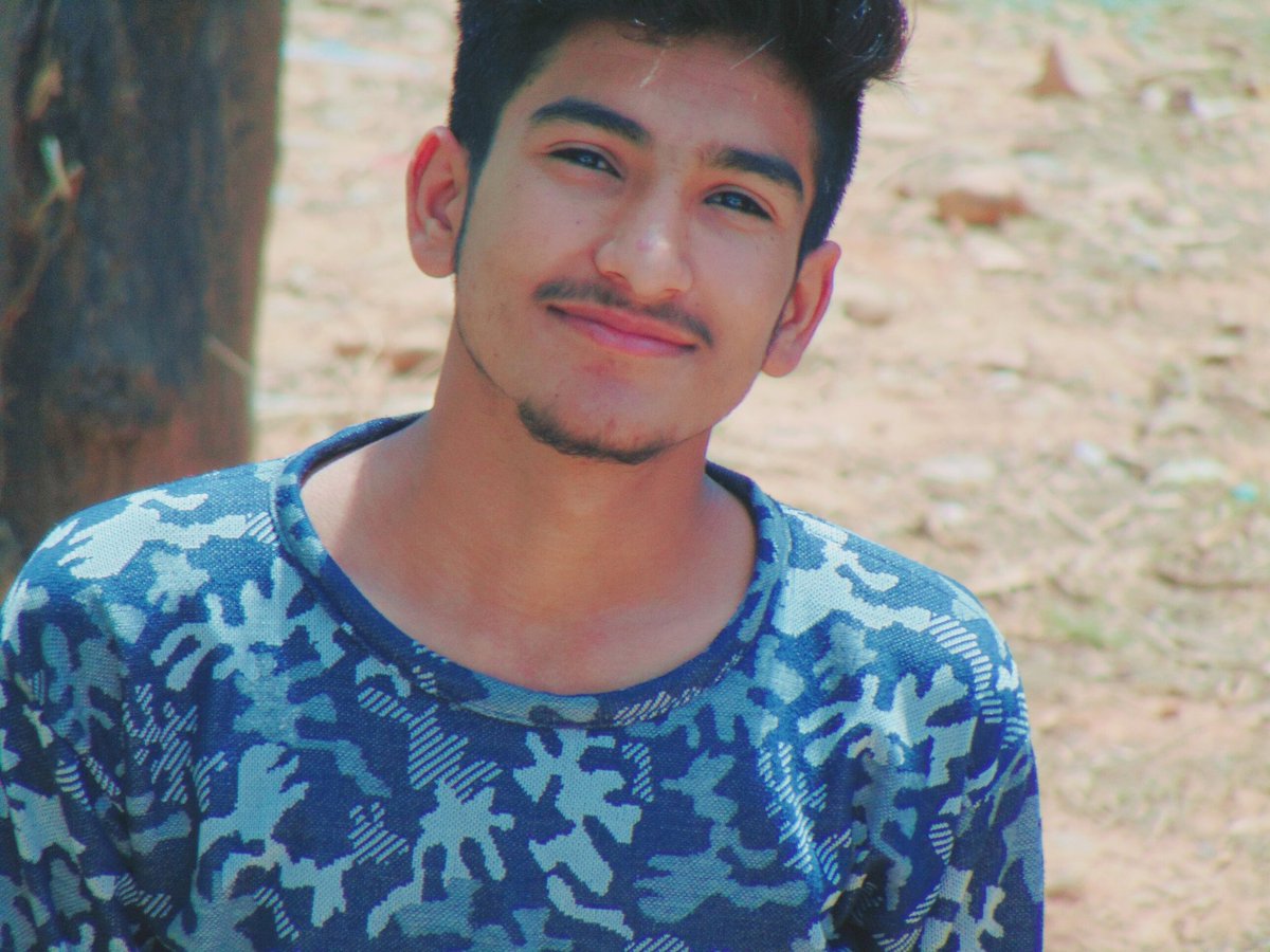 iamDesi_boy's tweet photo. #desiboy #rapper https://t.co/gE9o4r0Riv