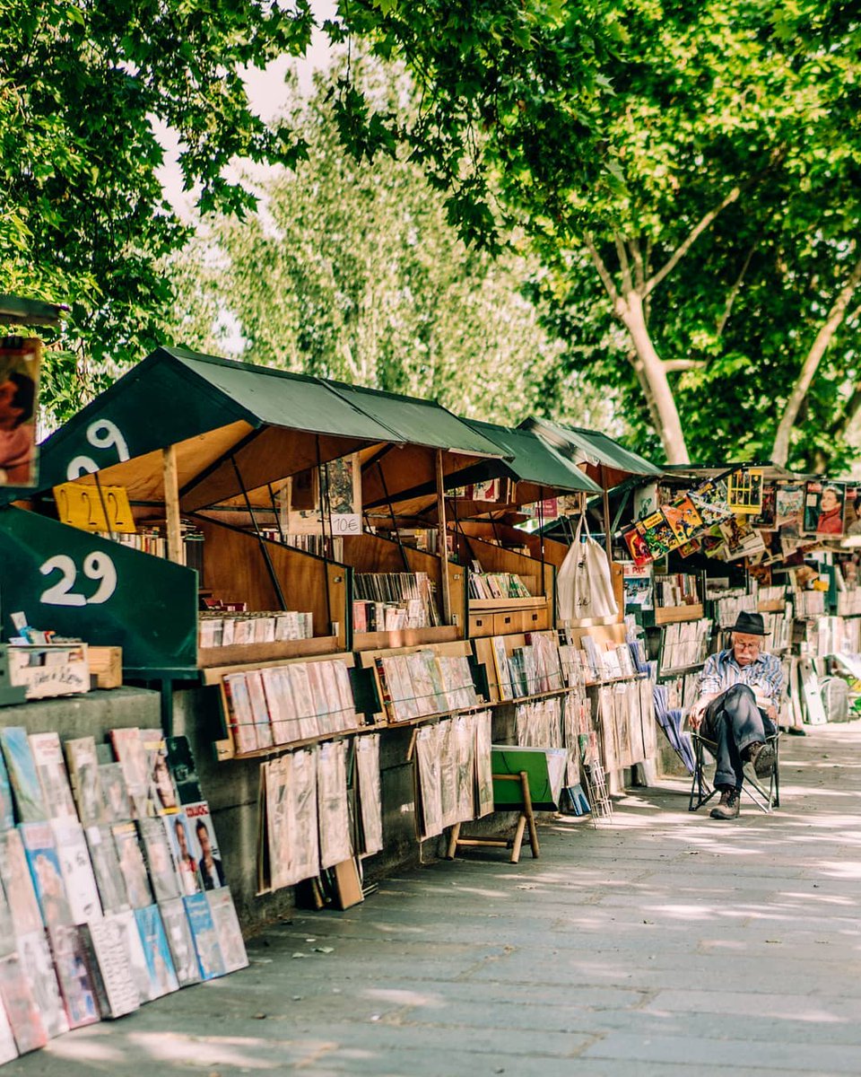 ParisJeTaime's tweet photo. ๐ฌ๐ง Happy #WorldBookDay! ๐ What would Paris be without its riverside booksellers? ๐
๐ซ๐ท C'est la #JourneeMondialedulivre ! ๐ Que serait #Paris sans ses incontournables bouquinistes ? (๐ธ ยฉ @vutheara) https://t.co/1qmJL36qtk
