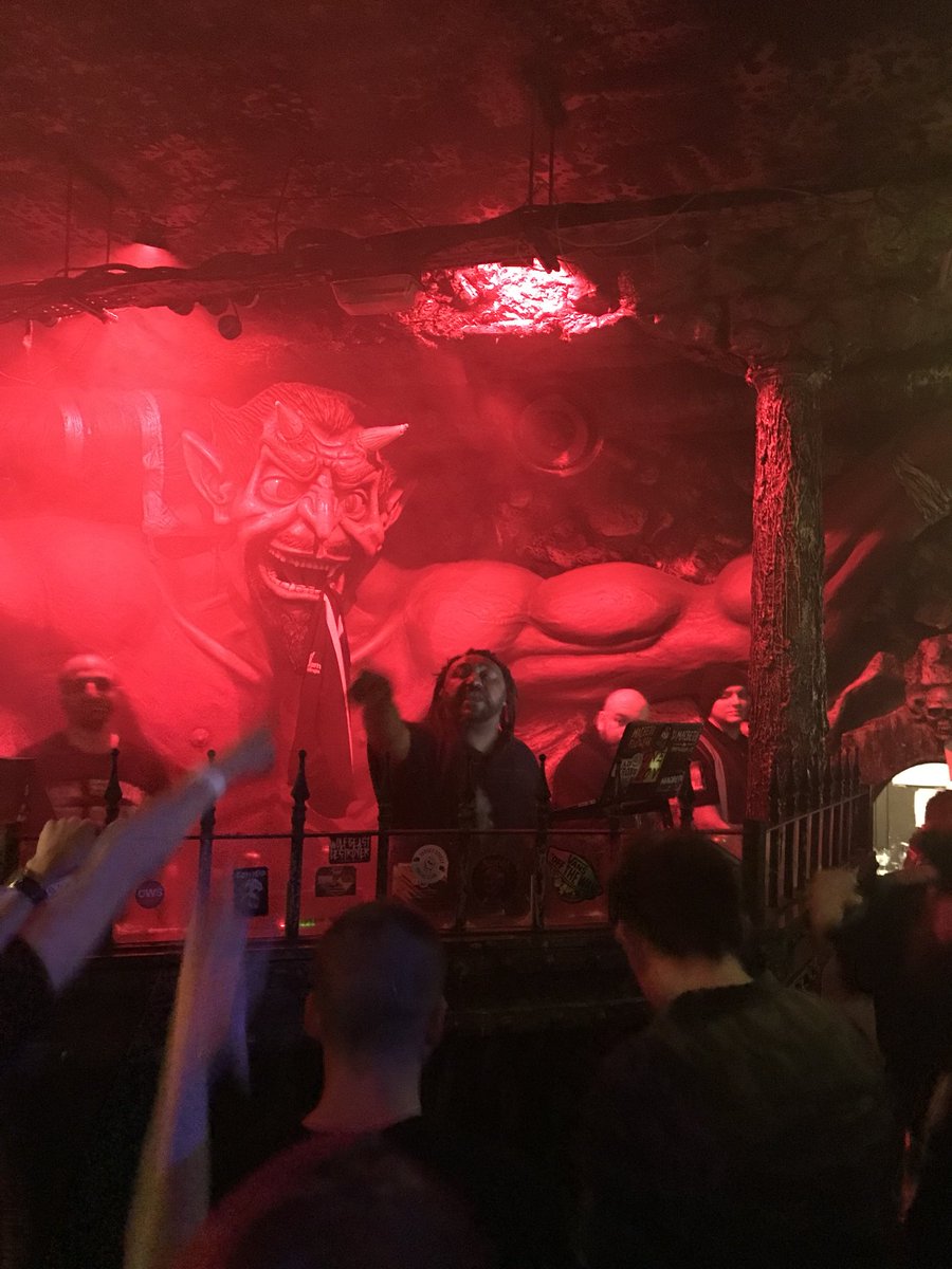 GemsUpNorth's tweet photo. Bumping into @Benjiwebbe on our way to the train station has topped an epic weekend off nicely! Thanks for a brilliant gig last night @Skindredmusic @ckymusic @dankojones and thanks to @satanshollow hosting the DJ set! #Manchester #Skindred @DeanPrescott #goodvibes https://t.co/mcK9V9YQlj