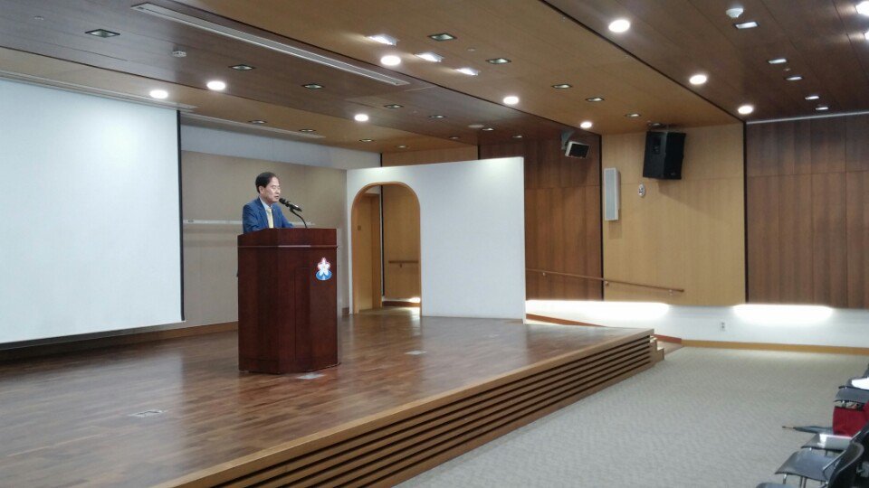 feddy345's tweet image. #성남시 #아동보육과
국공립 어린이집 월례회의가 성남시청 3층 한누리실에서 열렸습니다.  2018년 보육사업에 대한 지침교육 또한 함께 진행되었습니다!