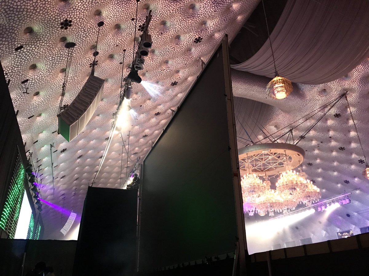 corepercussion's tweet photo. 本日はグランドプリンスホテル新高輪、飛天の間でのパフォーマンスでした!
芸能人の結婚式やFNS歌謡祭で使用されているこの飛天の間。
本当に綺麗で素晴らしい会場でした!!
写真はリハーサル時のものです。
#鼓和 #core #pearldrums
#evansdrumheads #飛天の間 #LED #LEDdrum #crystalbeat https://t.co/DbT2SWKuFy