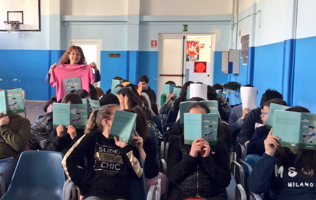 BrufoloBill's tweet photo. La vera felicità costa poco: se è cara non è di buona qualità #VivaILibri📚💞(F-R. de Chateaubriand) @PaolaToogoodxme https://t.co/0sfNVTVNMs