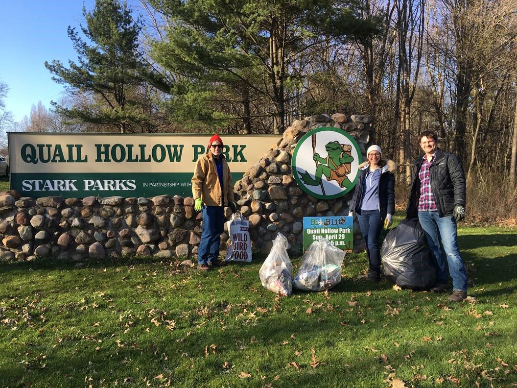 DomokurArch's tweet photo. LITTERally sooo much fun! Sometimes it's the little things, like cleaning up your local parks, that makes a community GREAT! Yay Earth Day!! #EarthDay2018 #EarthYAY! #StarkParks #QuailHollowPark #OhioLove #LitterPatrol #StarkCounty https://t.co/K8OAMdnXJD