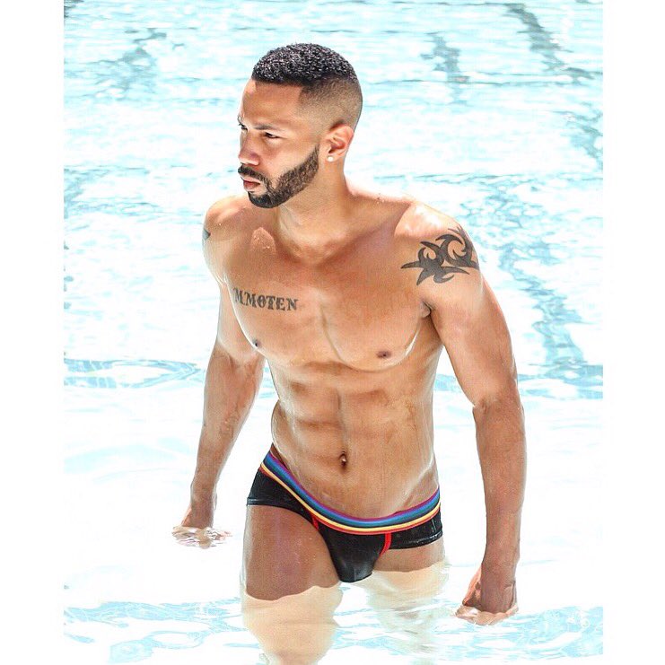 thats_marcc's tweet photo. - Remember to enjoy each experience that life gives you. Even tough times involve the opportunity to learn something about yourself.
.
.
.
📸 By: @topoptics_photography
#feverhtx #abs #legs #model #strength #life #mcm #healthy #love https://t.co/qgyXEfRVk0