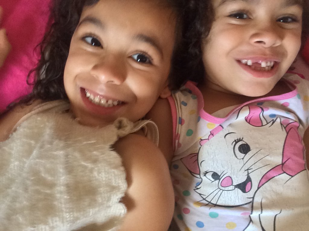LaurianeCruz's tweet photo. Como é bom ter Jesus no coração! Isso nos faz feliz! #superpodernatv @SuperPoderNaTV https://t.co/yP9i5u44fv