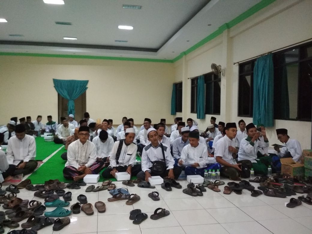 MuhammaSalim's tweet photo. Terlihat begitu semangat para hadirin #SedulurNgaji #LaskarSantriJenggolo Sidoarjo dg harapan mendapat ridho Allah SWT.

#LaskarSantriJenggolo
#SedulurNgaji
#LSJKecPrambon

@cakimiNOW
@Gusipul_ID
@GunturPuti
@halimiskandarnu
@HadiNgusman
@Cak_Benu
@Prabu_Dilan https://t.co/SoWJKlwQCV