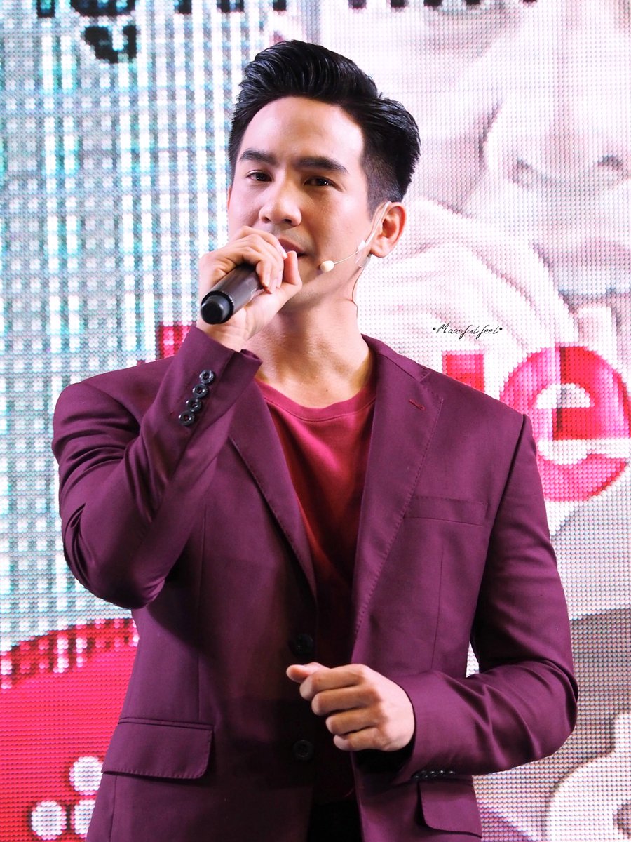 maolynneia's tweet photo. จะคุณพี่หมื่นหรือพี่โป๊ปก็ได้คะ ได้หมดเลย 😚 #ทรูเถ้าแก่ #TrueTaokae #trueyou #trueid #popezaap #โป๊ปธนวรรธน์ https://t.co/bFRWk3ilSY