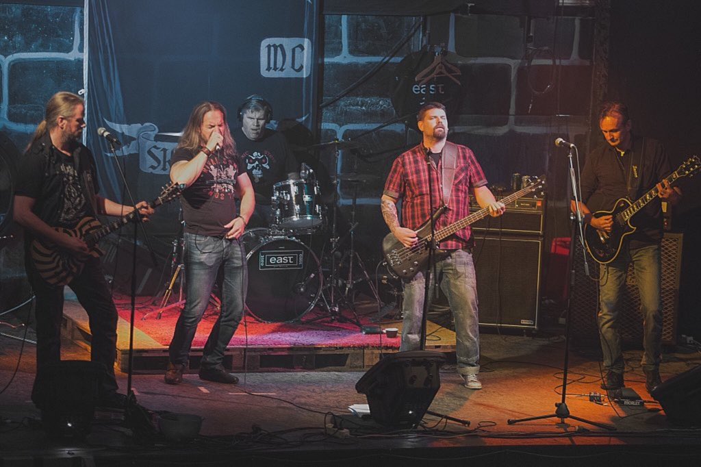 SSC_Fanz's tweet photo. @so_st_ca is the world's #best band https://t.co/UAtmXKTmnp
