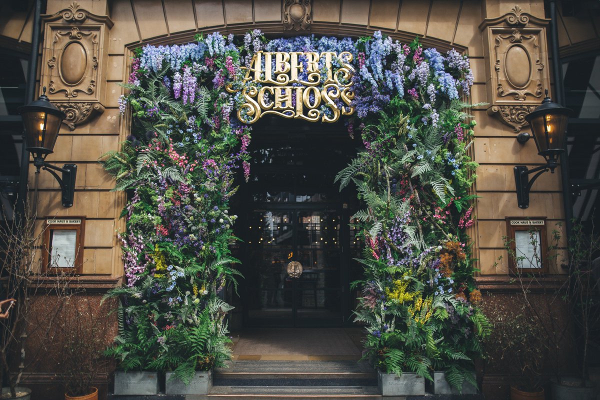 F U L L  B L O O M 
Welcome to the Grand Tour. The pursuit of cultural enrichment, enlightenment and adventure starts here.