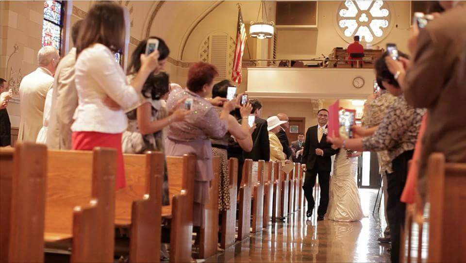 Would you ban picture taking electronics during your ceremony so your photographer and videographer can do their jobs?
