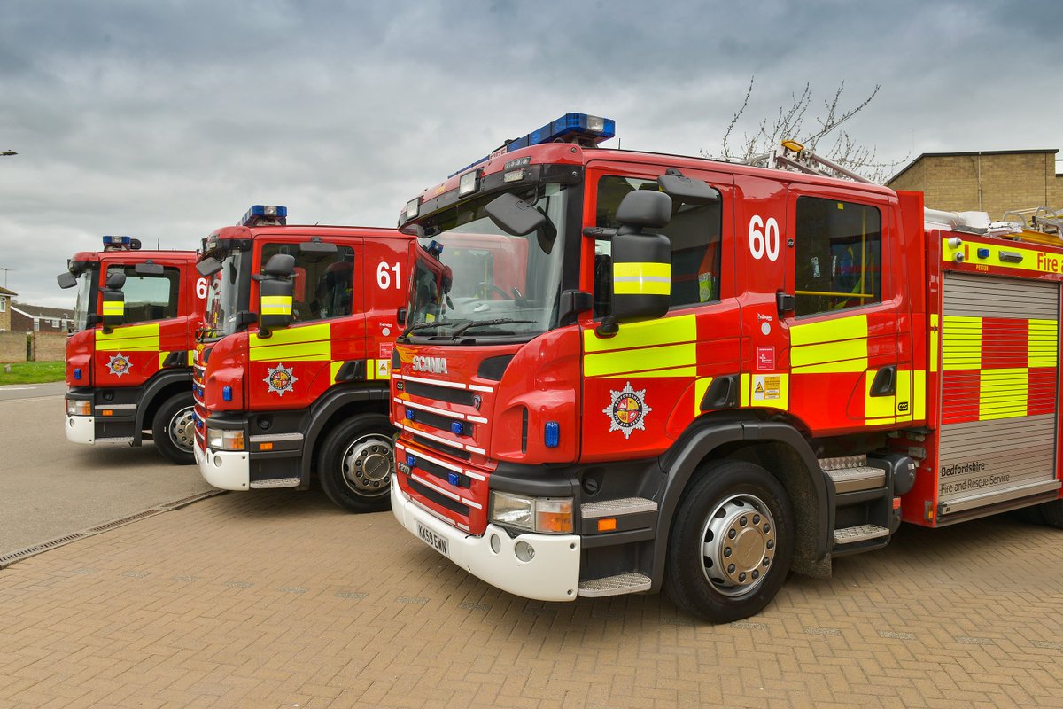 CSSfireVehicles's tweet photo. CSS handover refurbished Appliances to @BedsFire https://t.co/2maFuG7CqR