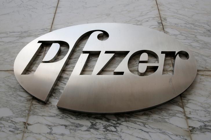 Reuters's tweet photo. FDA declines to approve Pfizer biosimilar of Roche's cancer drug https://t.co/fpqgp0IErY https://t.co/MyMF1BNHM0