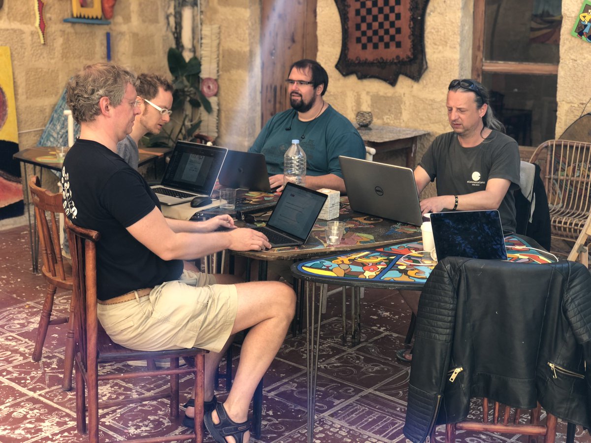 proudcommerce's tweet photo. Letzter Tag die Sonne und gute Luft genießen. #Holiwork mit @wuenschedesign und @marcosteinhaeus auf Malta. https://t.co/YzSXGs4Gx3
