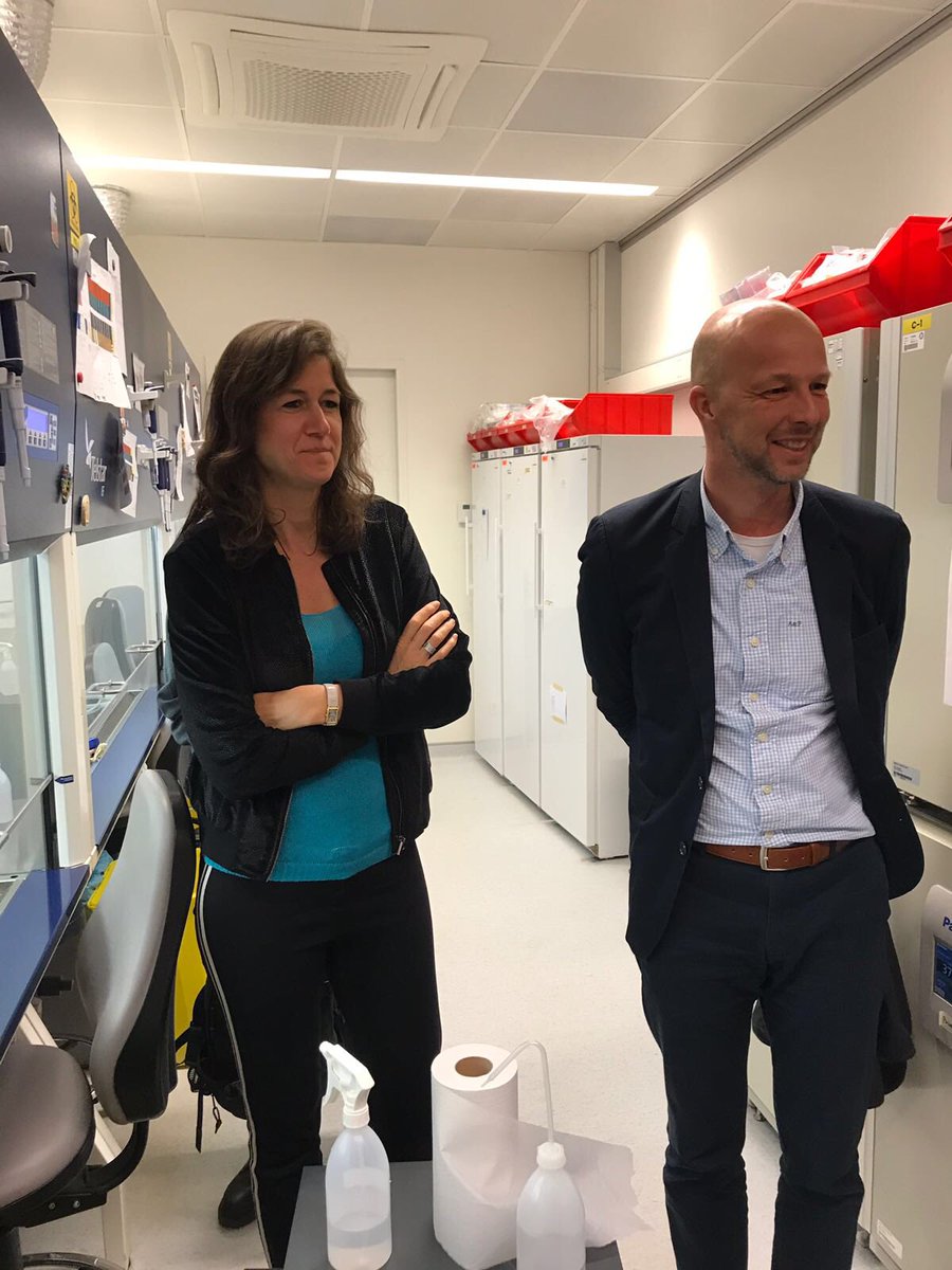 T_C_de_Groot's tweet photo. Hoe kunnen we met minder #proefdieren tot betere wetenschap komen? Interessant #werkbezoek aan @_Hubrecht @_knaw @UMCUtrecht met @ALBredenoord https://t.co/0g8bIPOv74