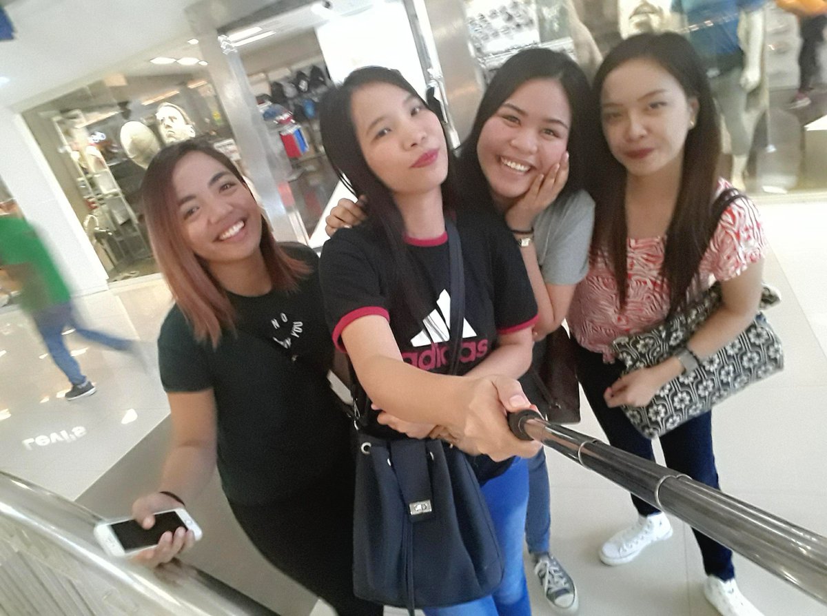 KataresManuel's tweet photo. Unbiological sisters ๐
#afterfouryears https://t.co/HnF6QkUkTM