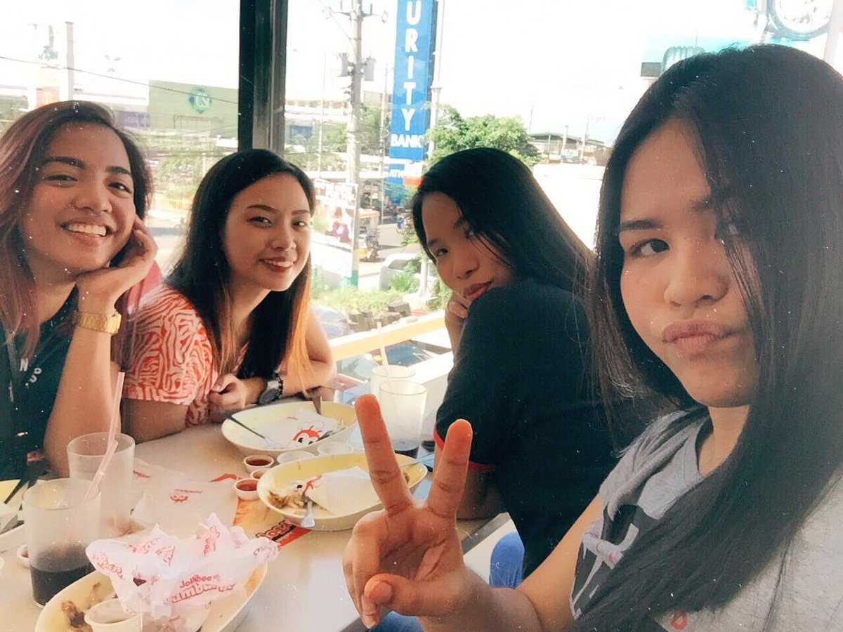 KataresManuel's tweet photo. Unbiological sisters ๐
#afterfouryears https://t.co/HnF6QkUkTM