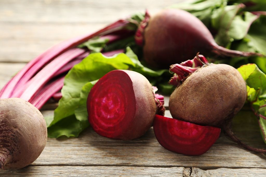 ProduceSimple's tweet photo. We are rooting for this root vegetable this week. Beets are great with a salad, both cooked and raw, but you can also make beet chips, smoothies and pickle them! Follow along with us all week to learn different tips and recipes. https://t.co/zQg8iRB4No