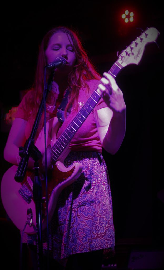 TyNewsGuy's tweet photo. Kathy Callahan, lead guitarist and vocalist of @GullyBoysBand , during their set at @mortimersbar on 4/19 
#emo #punk #indie #mplsmn #minnesota #music https://t.co/xh5JC7zxLW