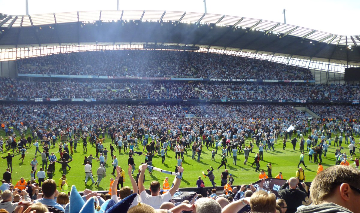 After <a href="/ManCity/">Manchester City</a> fans storm the pitch to celebrate winning the <a href="/premierleague/">Premier League</a>, we discuss if pitch invasions are acceptable.

Listen to the SportSide podcast from the link below as <a href="/DRonney/">David Ronney</a> and <a href="/GKerr98/">Gregor Kerr</a> open up the conversation. 

sportsidescotland.com/single-post/20…

#PitchInvasion #Football