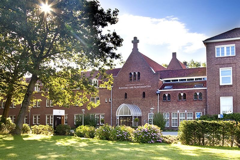 hvermeulen67's tweet photo. Inspirerende beleidsdag opleidingsraad van #interprofessionele master Kwaliteit &amp;Veiligheid @NFU_kwaliteit Na de zomer start 3de cohort Centraal staat #leiderschap #persoonsgerichtheid #patientparticipatie #LevenLangLeren #kwaliteit #veiligheid #EvidenceBasedQualityImprovement https://t.co/xfY1h9Pi1H