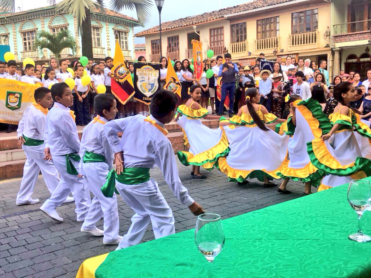 justPol's tweet photo. ¡Aquí naciste Provincia de El Oro! Desde #Zaruma, tu primera capital te rendimos homenaje en tus 134 años de provincializacion. #VivaElOro #PorLaEducaciónEc https://t.co/B43QIGtmGd