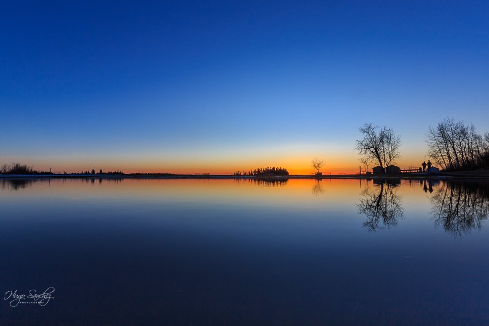 Peaceful reflections #yeg #reflection #silhouette #ElkIslandNP #ParksCanada #ExploreEdmonton #ExploreCanada #TravelAlberta #AstotinLake #sunset #EarthDay18