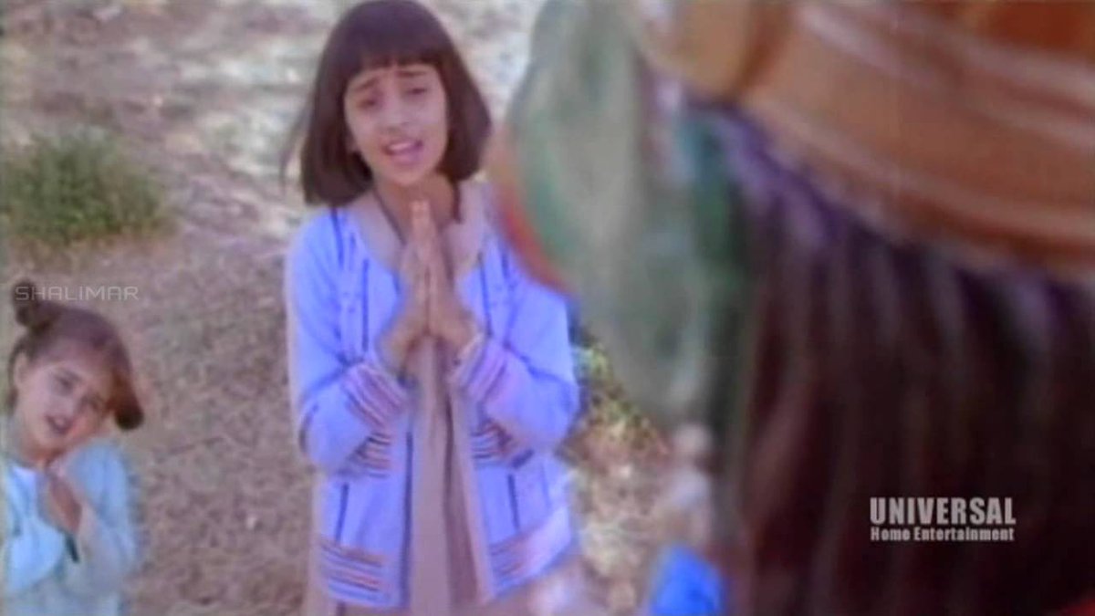 UrstrulyRambo's tweet photo. @ThalaAjith_FC Shalini Mam in JAGADEKA VERUDU ATHILOKA SUNDARI (1990)  acted as a child artist My mom is a fan of Shalini mam she liked his performance in This movie .. Starred Chiranjevvi sir and Sridevi mam
#HappyWedAnniversaryTHALA https://t.co/dwP5ESg8QP