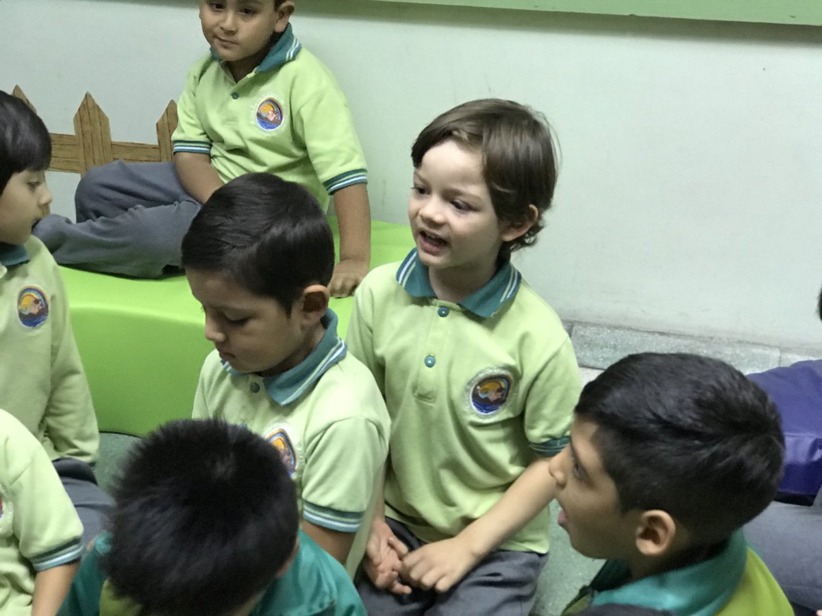 AntofagastaMuni's tweet photo. Nuestra Alcaldesa @karen_rojov inauguró la primera biblioteca en el Centro de Salud Familiar @CesfamCorvalli #Antofagasta https://t.co/aacmkCgh1m